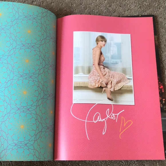 Taylor Swift Us Magazine, collectors edition. - Picture 2 of 3